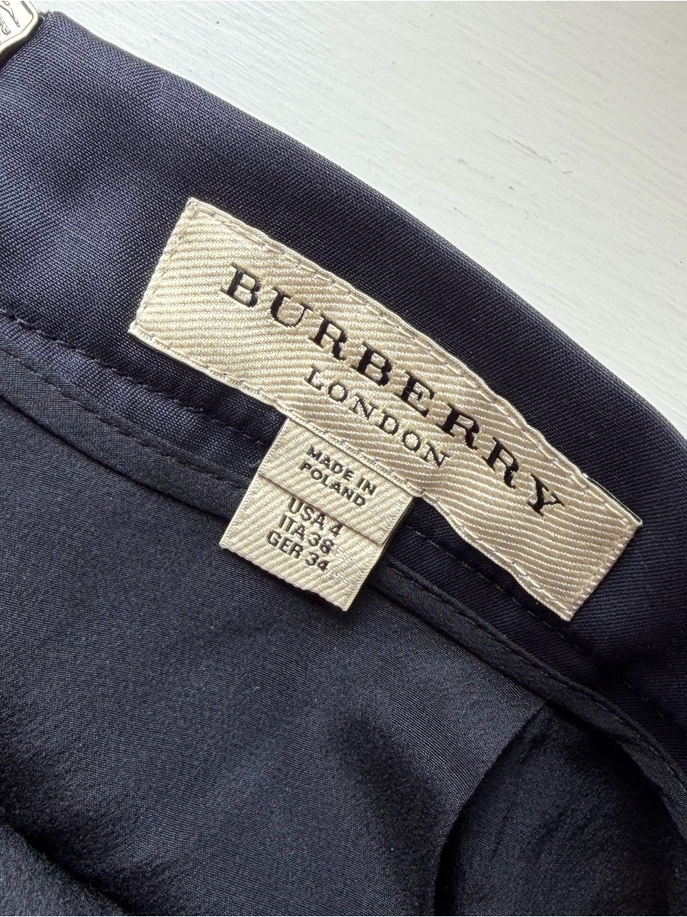Navy Burberry Pleated A line skirt - Picture 3 of 6